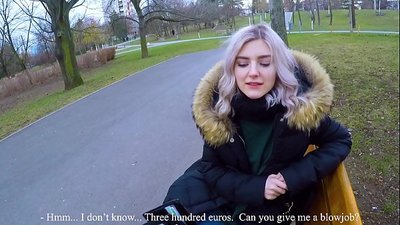 Drénkt e Frieme säi waarme Spuer fir Suen - Blowjob am Park vum Eva Elfie