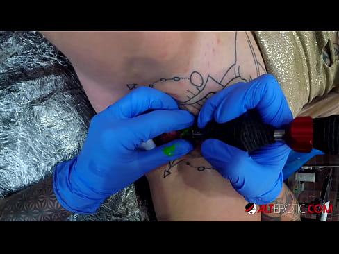 ❤️ Extrem tattooed Hottie Sully Savage krut en Tattoo op hirem Klitoris ❤❌ Pornovideo op Porno lb.heatpumpcenter.top ❌️❤